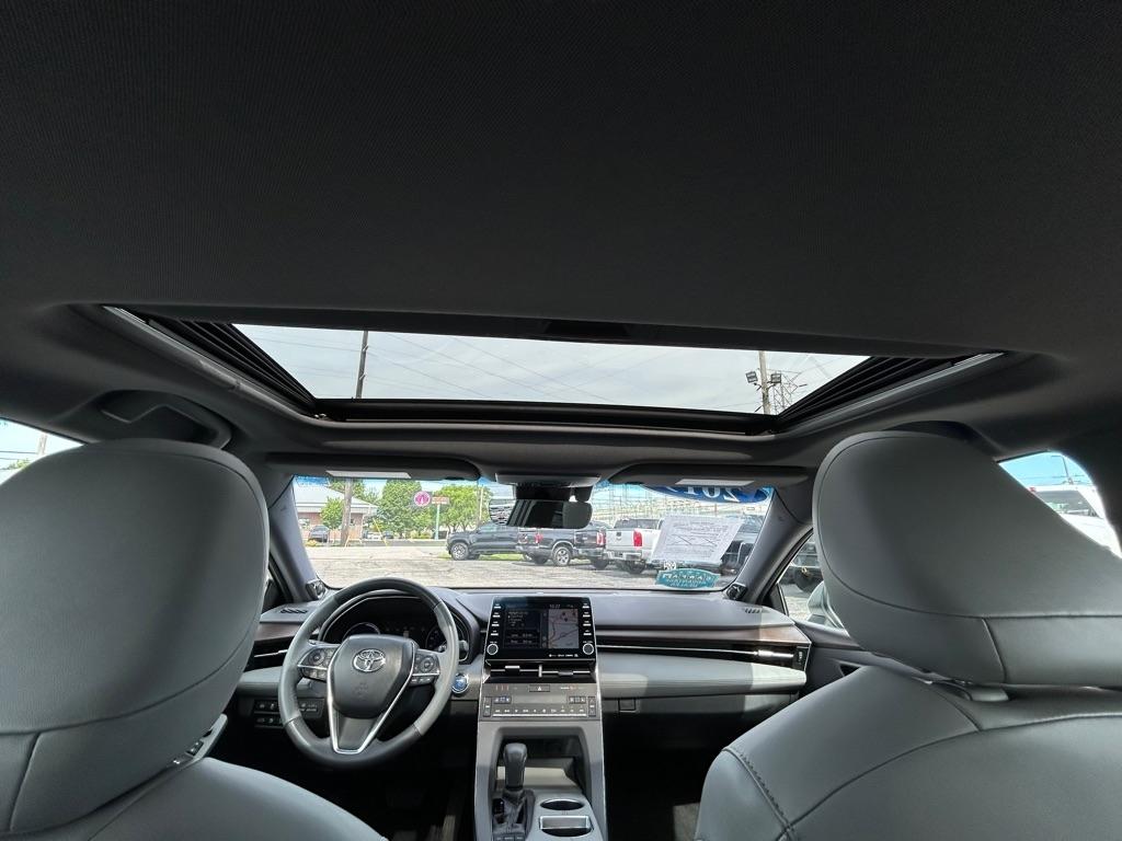 Toyota Avalon Hybrid XLE 2019