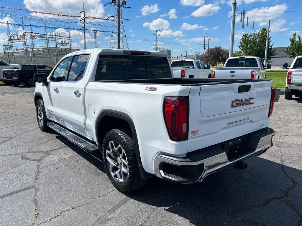 GMC Sierra 1500 SLT Crew Cab 4WD 2022
