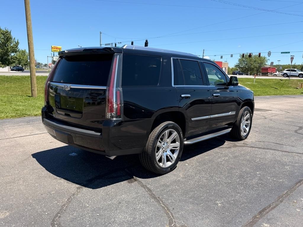 Cadillac Escalade Luxury 4WD 2017