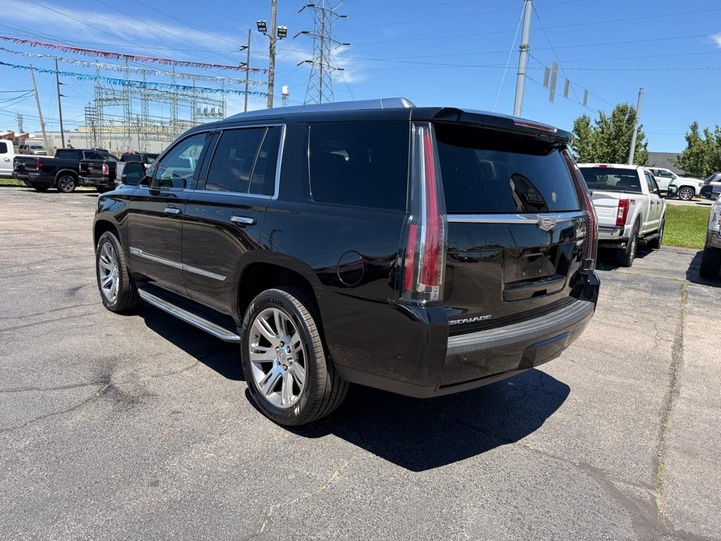 Cadillac Escalade Luxury 4WD 2017