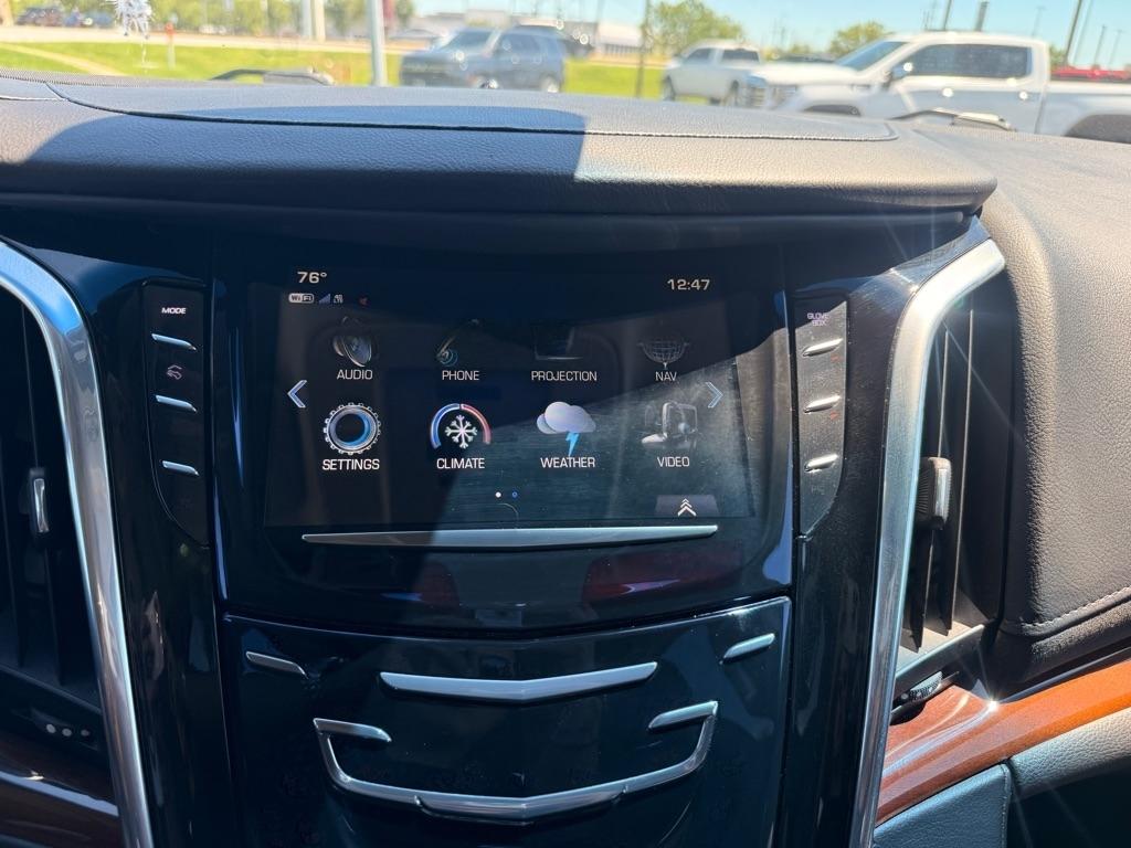 Cadillac Escalade Luxury 4WD 2017