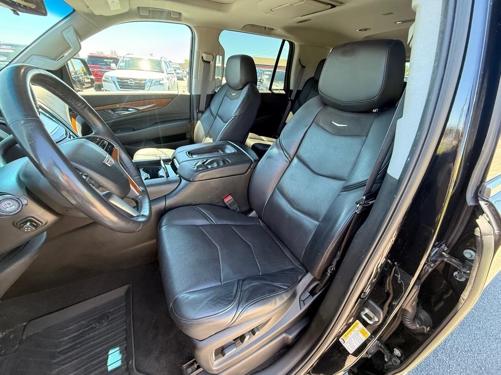 Cadillac Escalade Luxury 4WD 2017