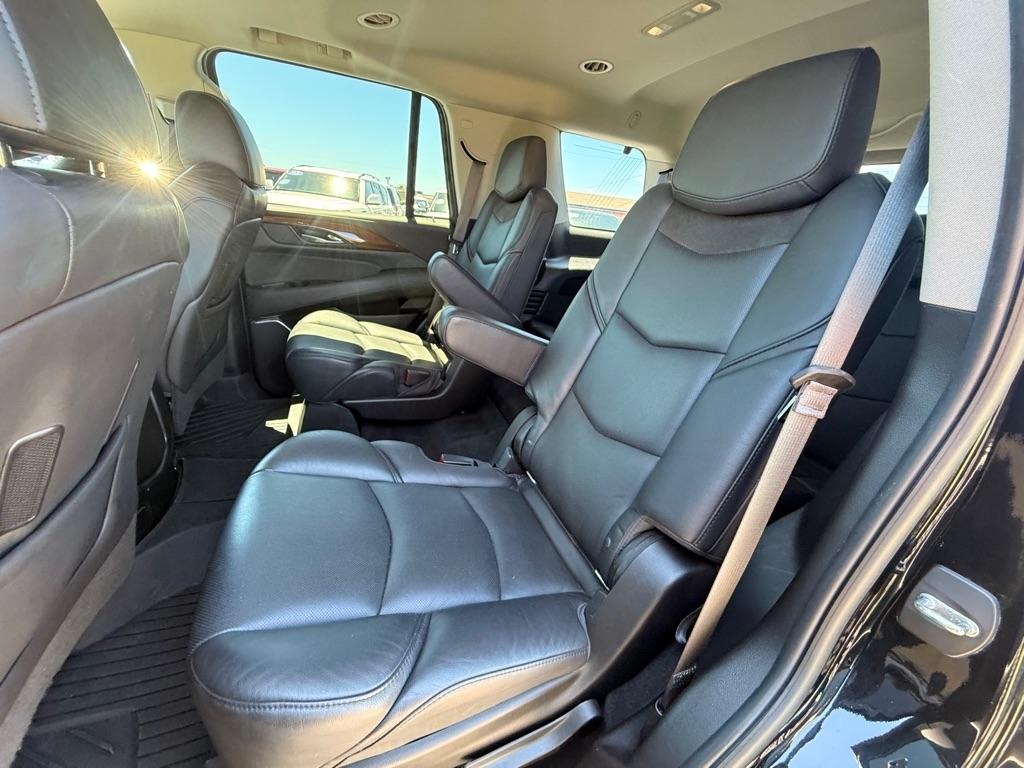 Cadillac Escalade Luxury 4WD 2017