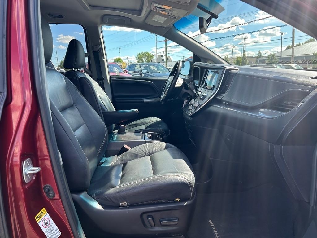 Toyota Sienna SE FWD 8-Passenger FWD V6 2016