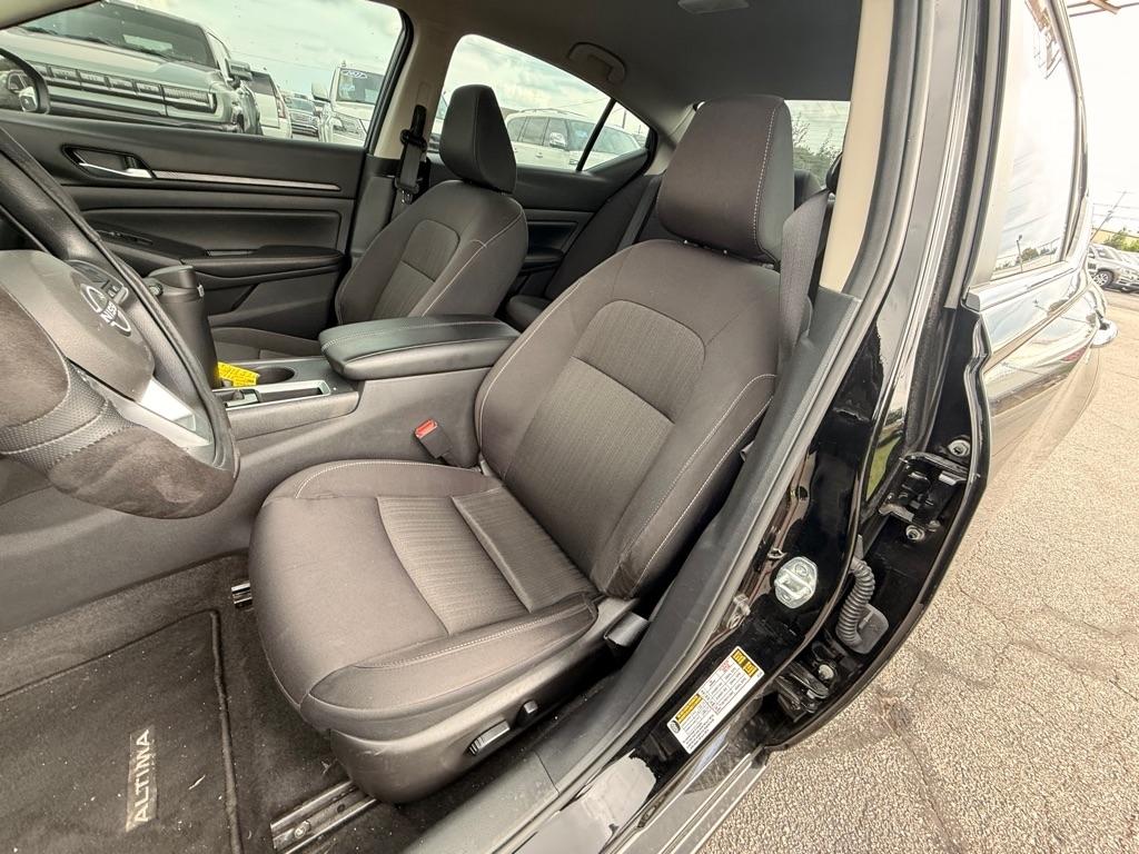 Nissan Altima 2.5 SV 2025