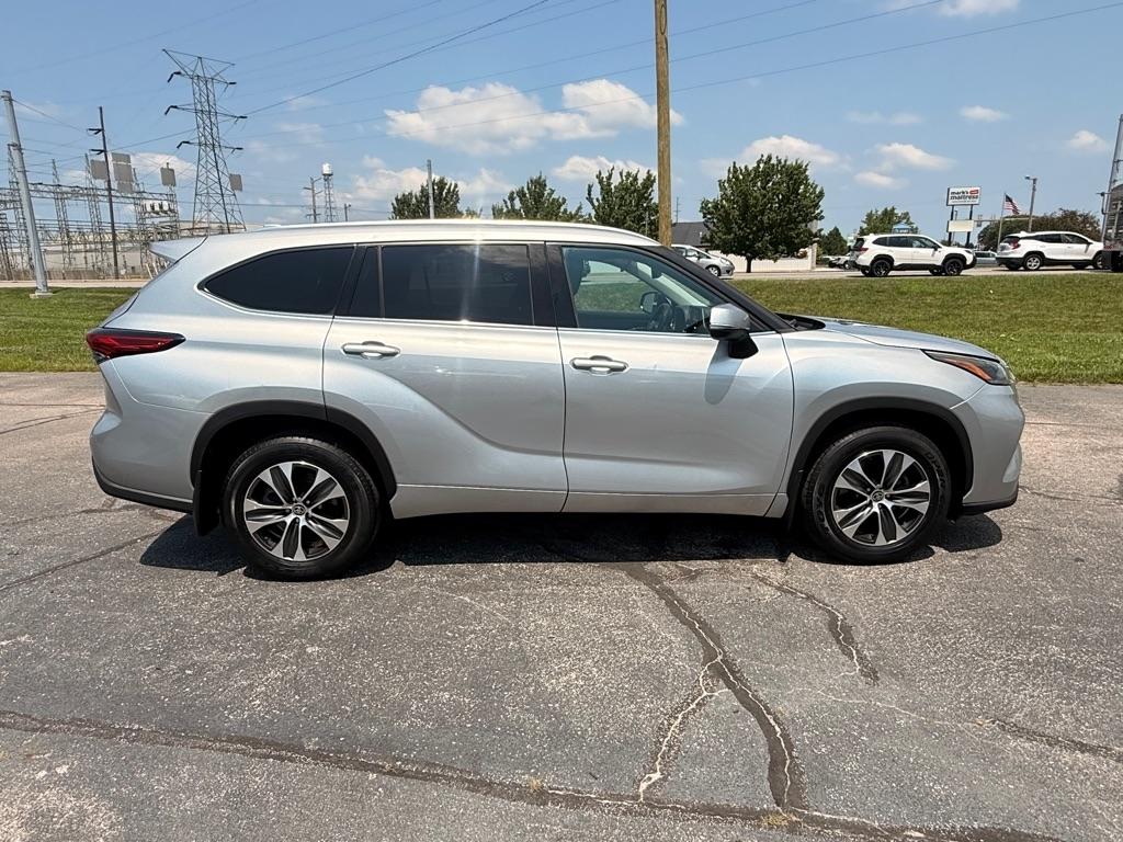 Toyota Highlander XLE AWD V6 2021