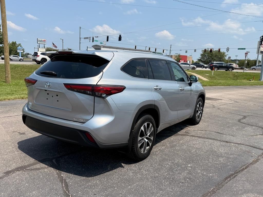 Toyota Highlander XLE AWD V6 2021