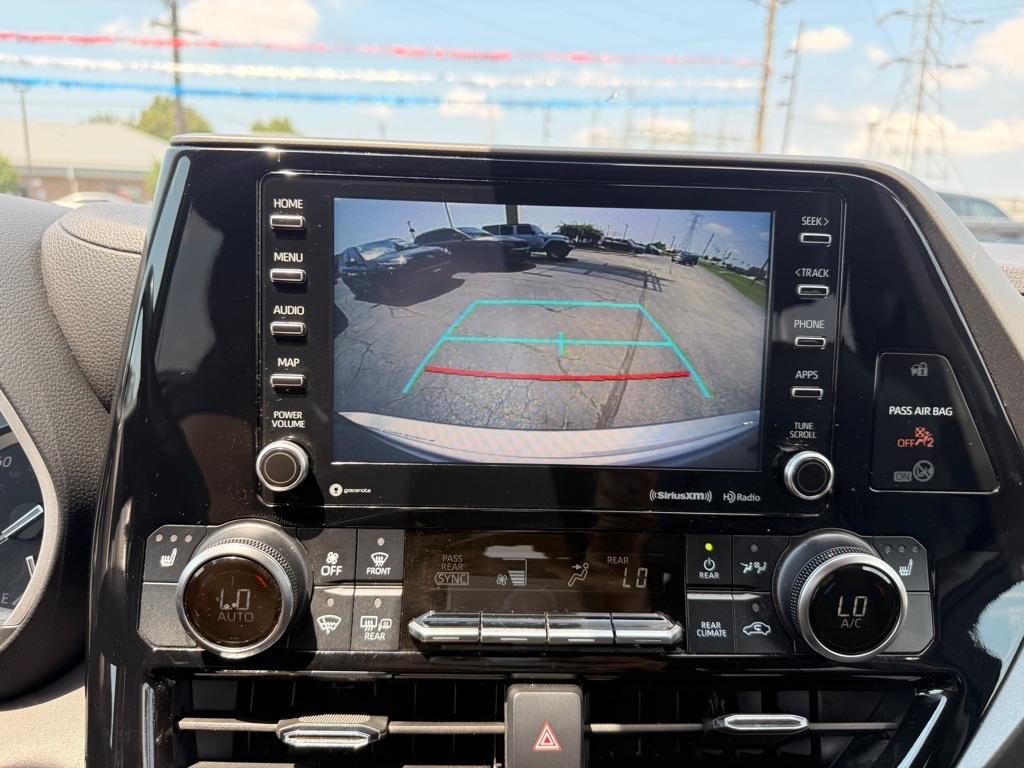 Toyota Highlander XLE AWD V6 2021