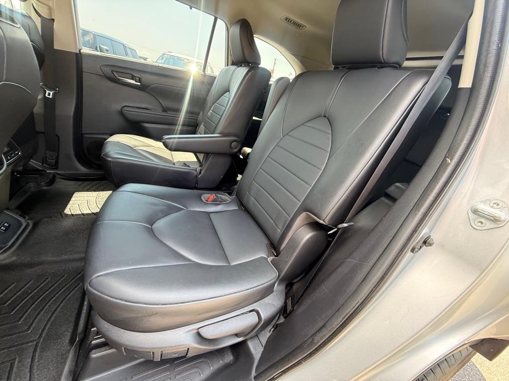 Toyota Highlander XLE AWD V6 2021