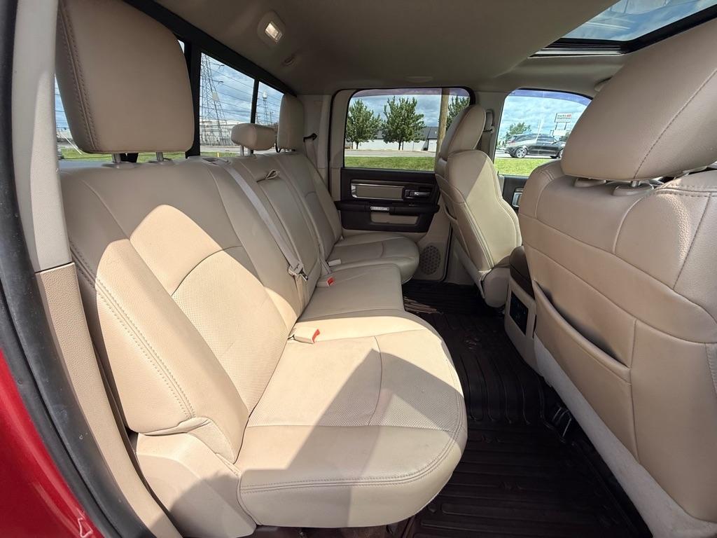 RAM 1500 Laramie Crew Cab LWB 4WD 2015
