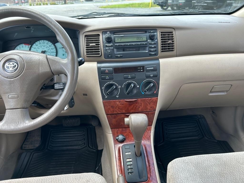 Toyota Corolla CE 2004