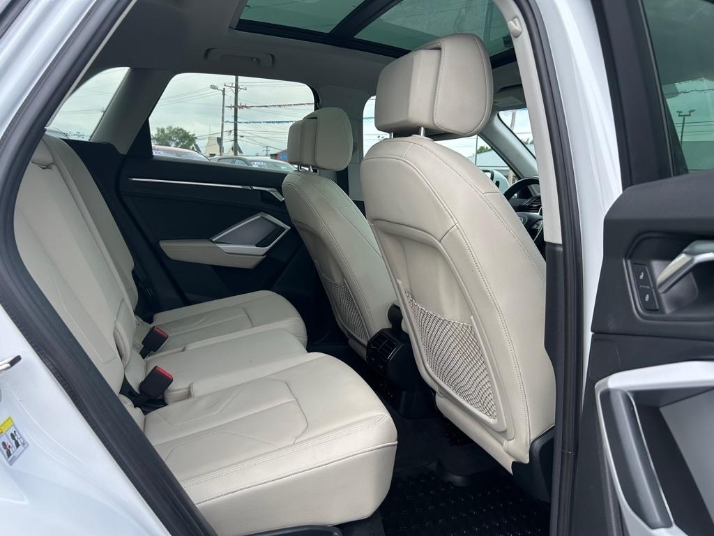 Audi Q3 S line Premium Plus quattro 2022