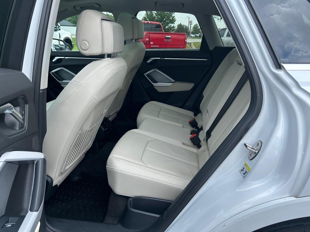 Audi Q3 S line Premium Plus quattro 2022