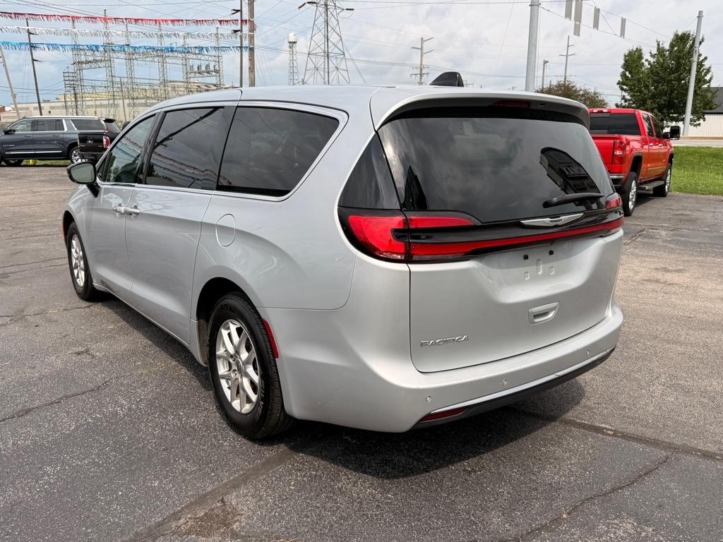 Chrysler Pacifica Touring L 2024