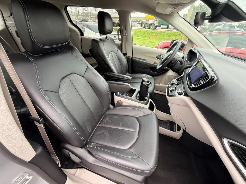 Chrysler Pacifica Touring L 2024