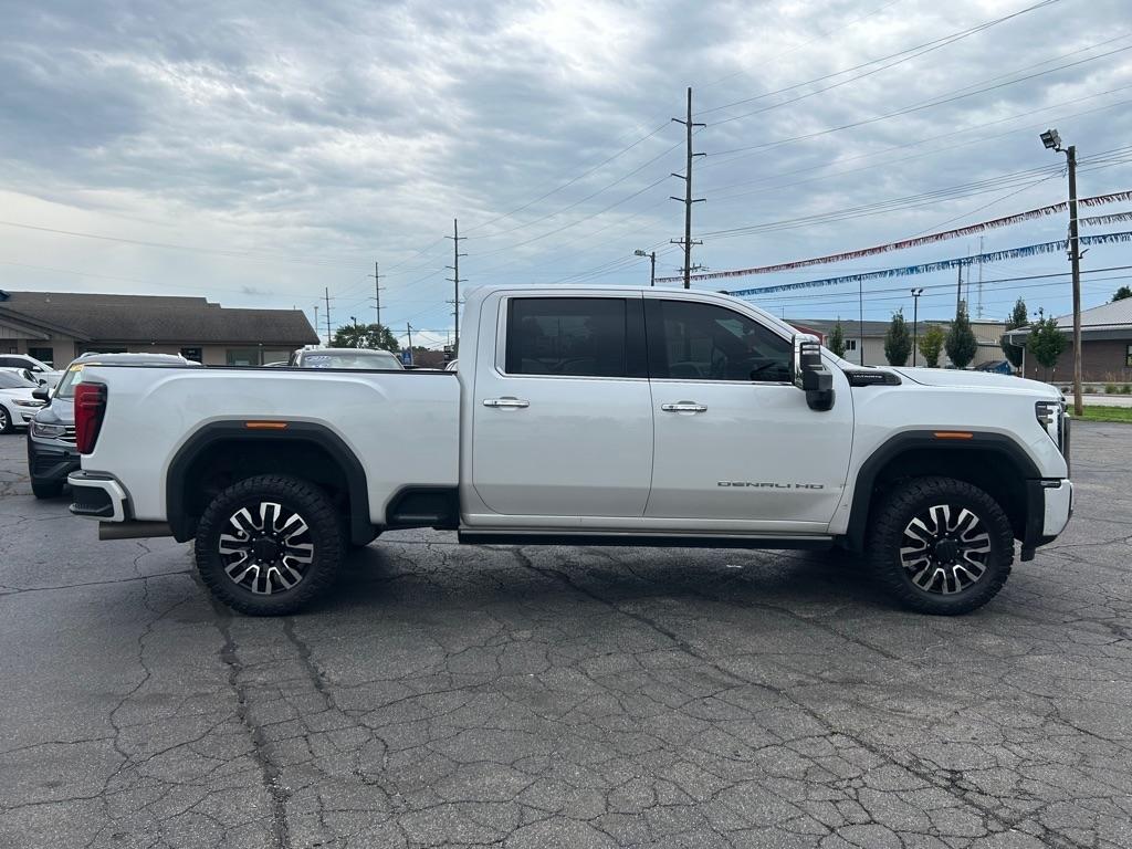 GMC Sierra 2500HD Denali Ultimate Crew Cab 4WD 2024