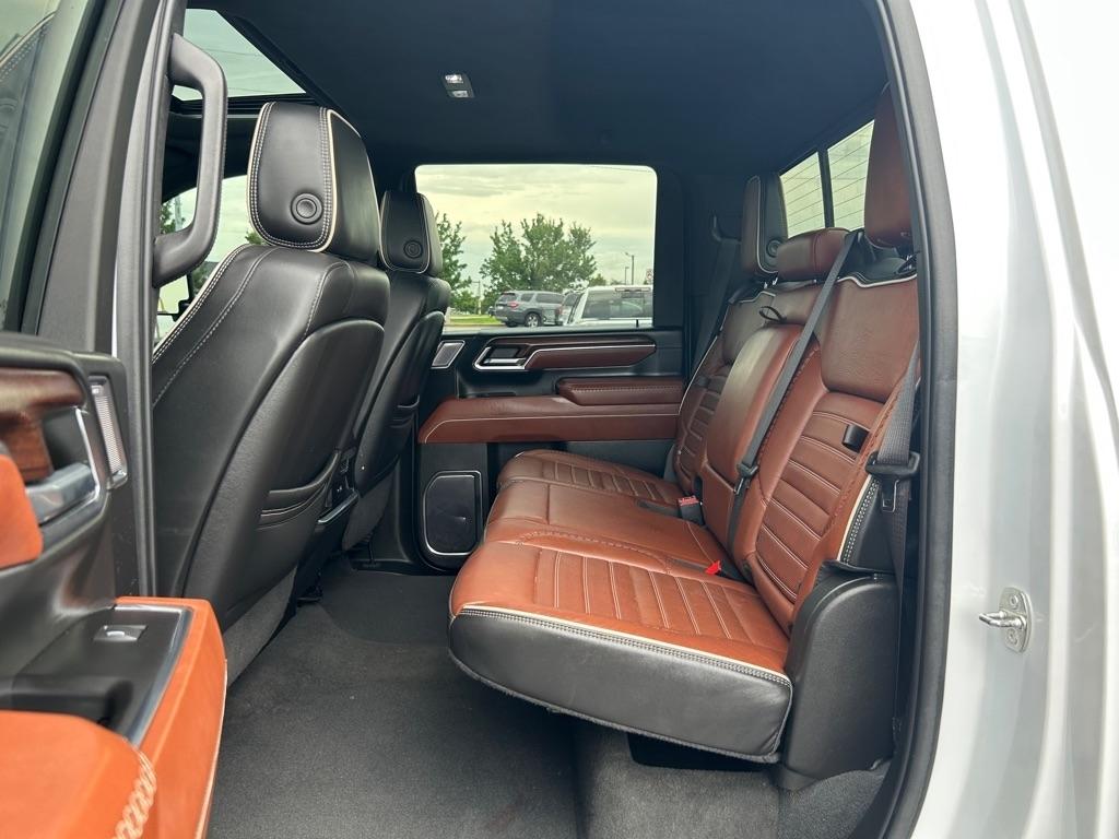 GMC Sierra 2500HD Denali Ultimate Crew Cab 4WD 2024
