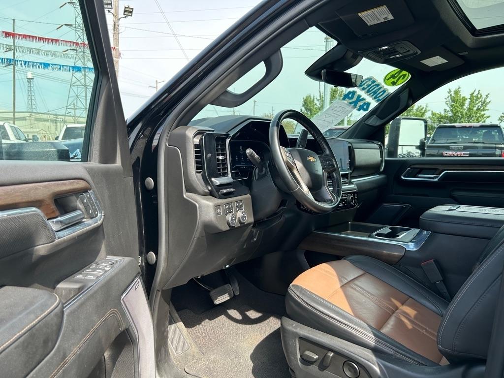 Chevrolet Silverado 3500HD High Country Crew Cab 4WD 2024