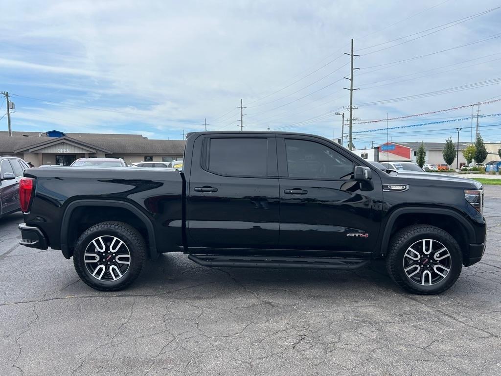 GMC Sierra 1500 AT4 Crew Cab 4WD 2022