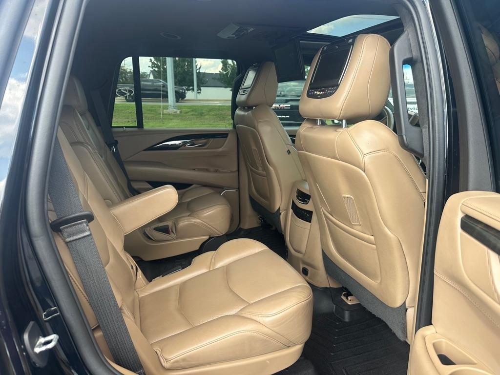 Cadillac Escalade Platinum 2WD 2019