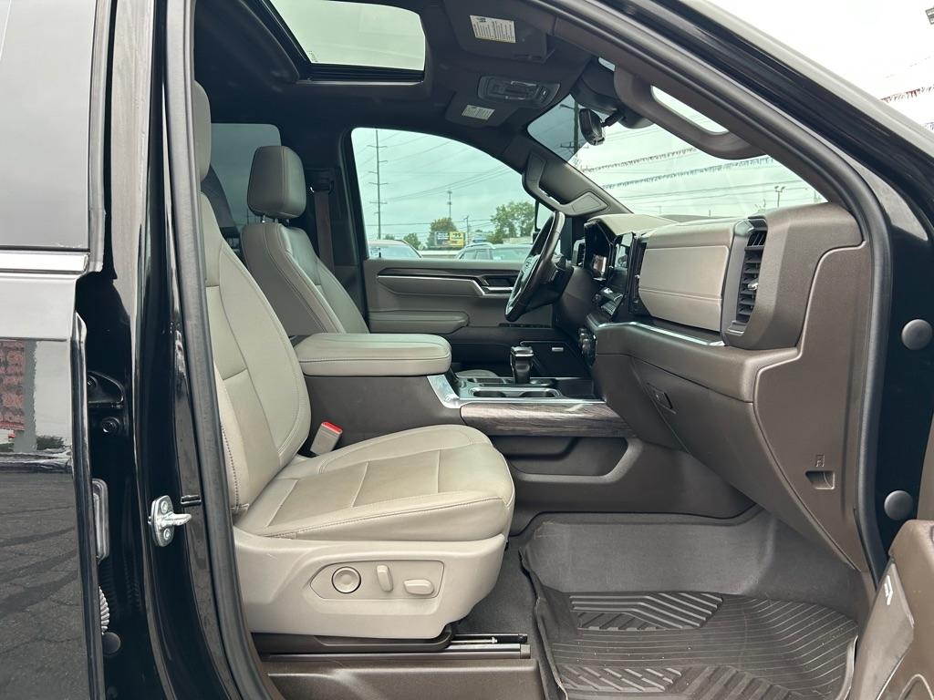 Chevrolet Silverado 1500 LTZ Crew Cab 4WD 2023