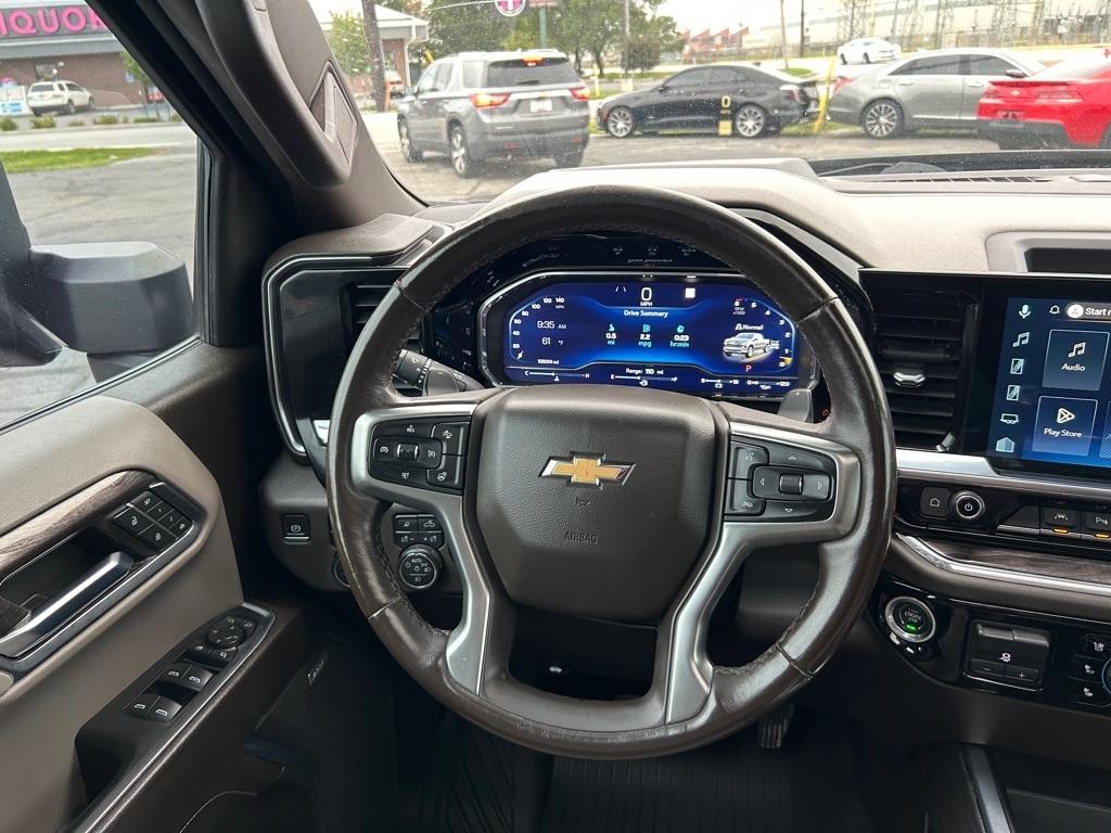 Chevrolet Silverado 1500 LTZ Crew Cab 4WD 2023