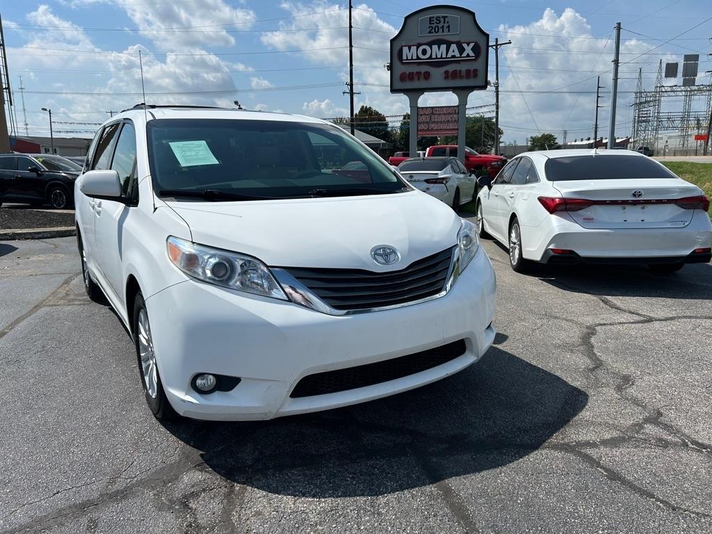 Toyota Sienna XLE FWD 8-Passenger V6 2012