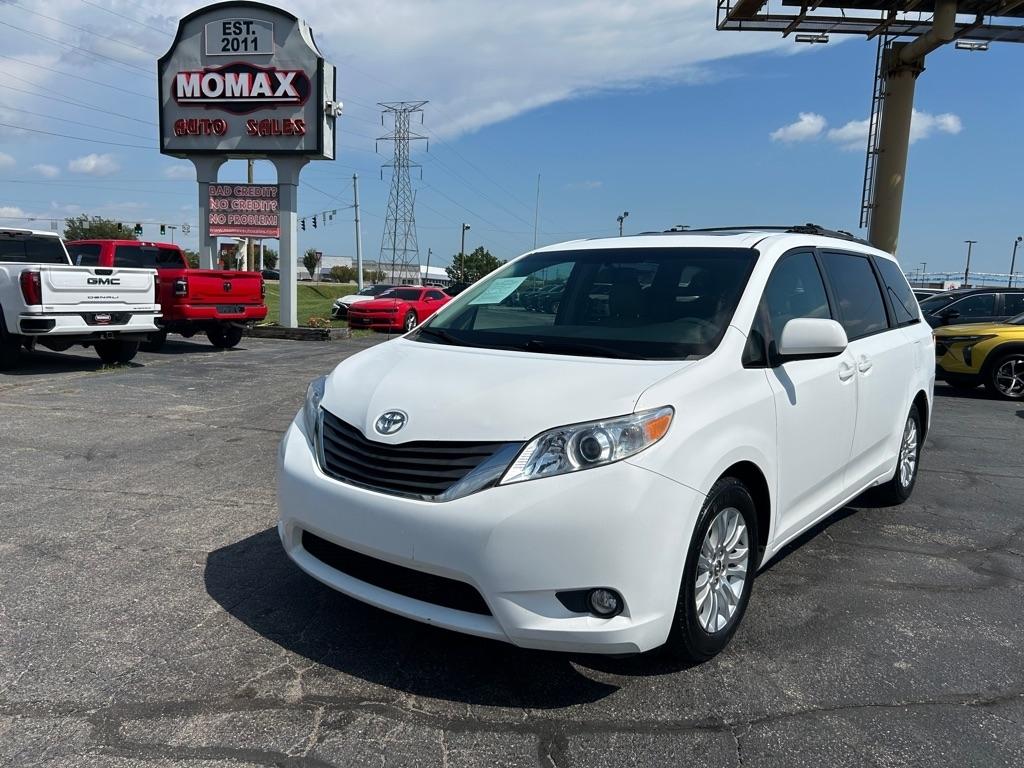 Toyota Sienna XLE FWD 8-Passenger V6 2012