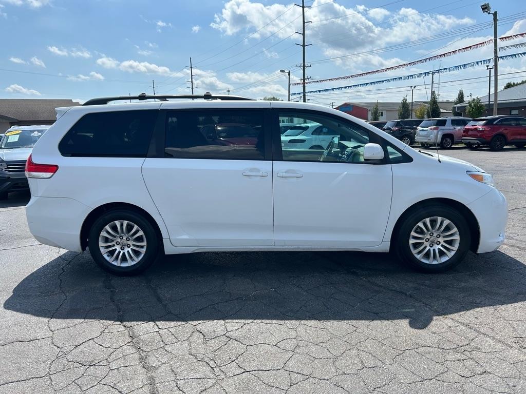 Toyota Sienna XLE FWD 8-Passenger V6 2012