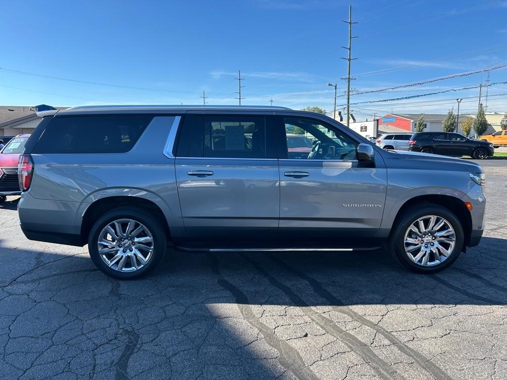 Chevrolet Suburban LT 4WD 2021