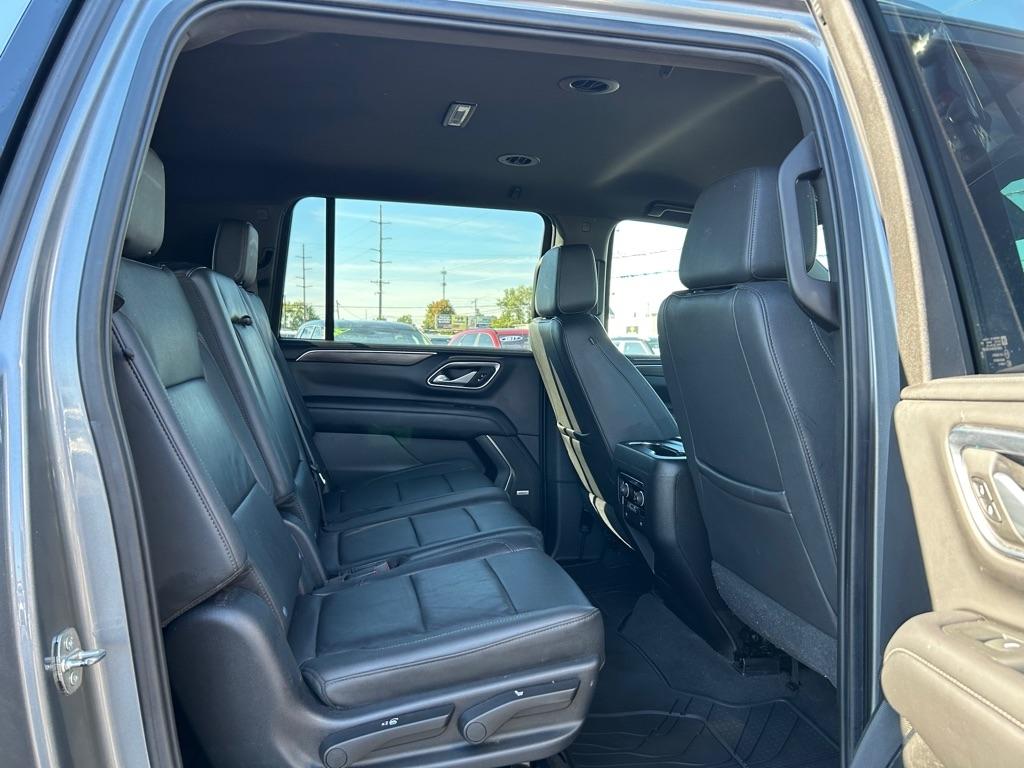 Chevrolet Suburban LT 4WD 2021