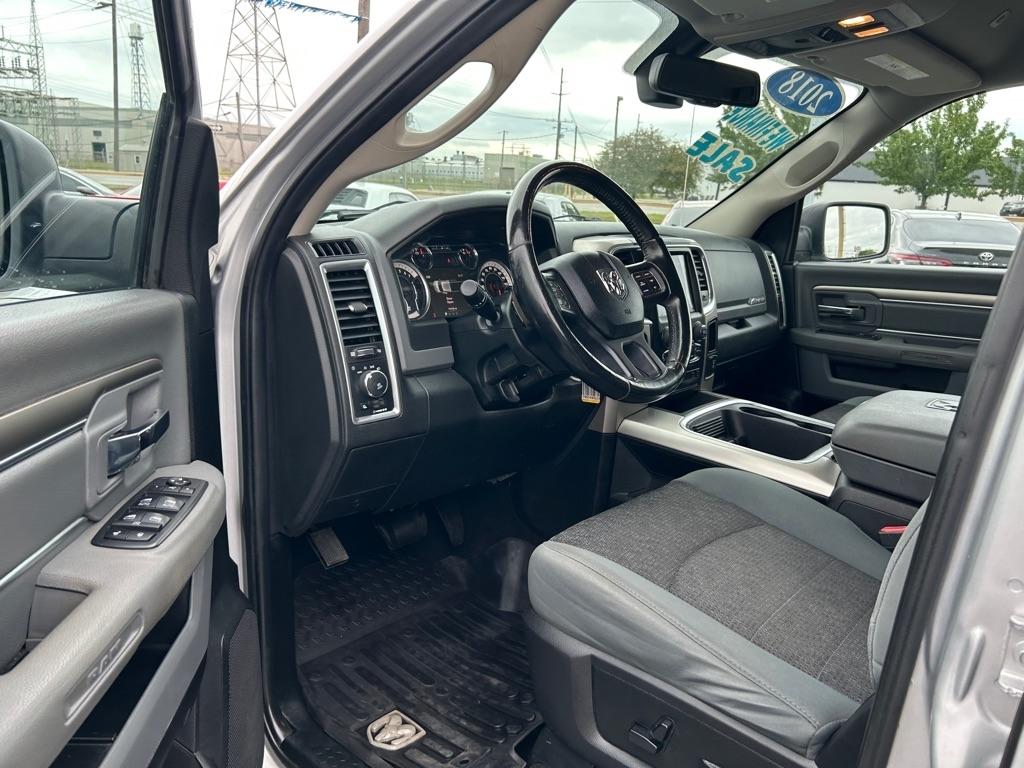 RAM 1500 SLT Crew Cab SWB 4WD 2018