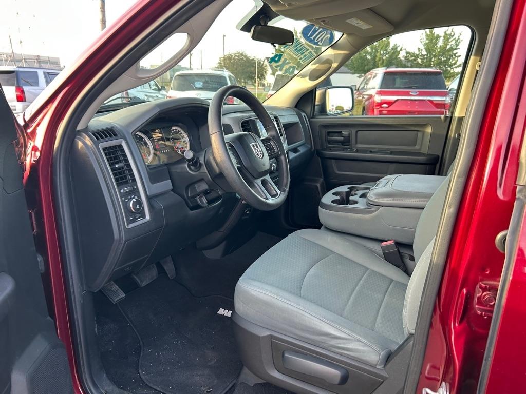 RAM 1500 Tradesman Quad Cab 4WD 2017