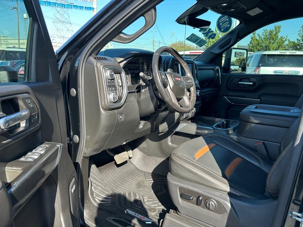 GMC Sierra 2500HD AT4 Crew Cab 4WD 2020