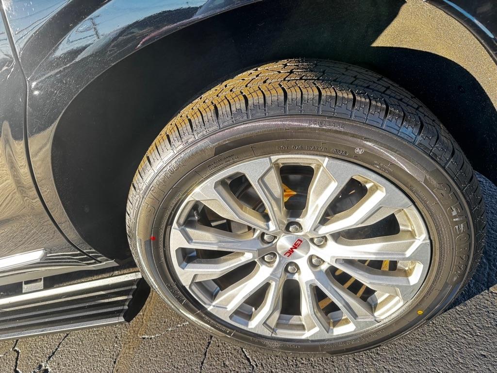 GMC Yukon Denali 4WD 2021