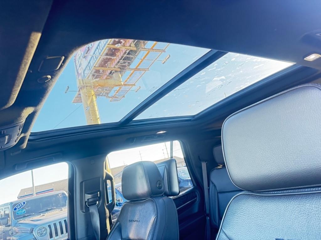 GMC Yukon Denali 4WD 2021