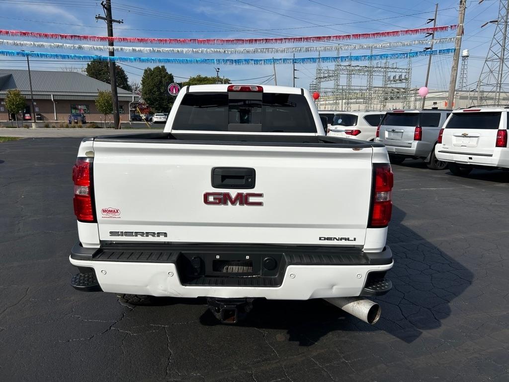 GMC Sierra 2500HD Denali Crew Cab 4WD 2015
