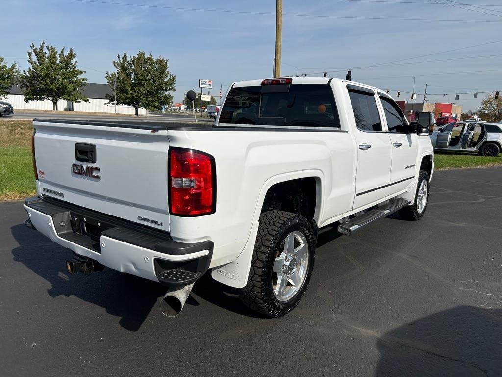 GMC Sierra 2500HD Denali Crew Cab 4WD 2015