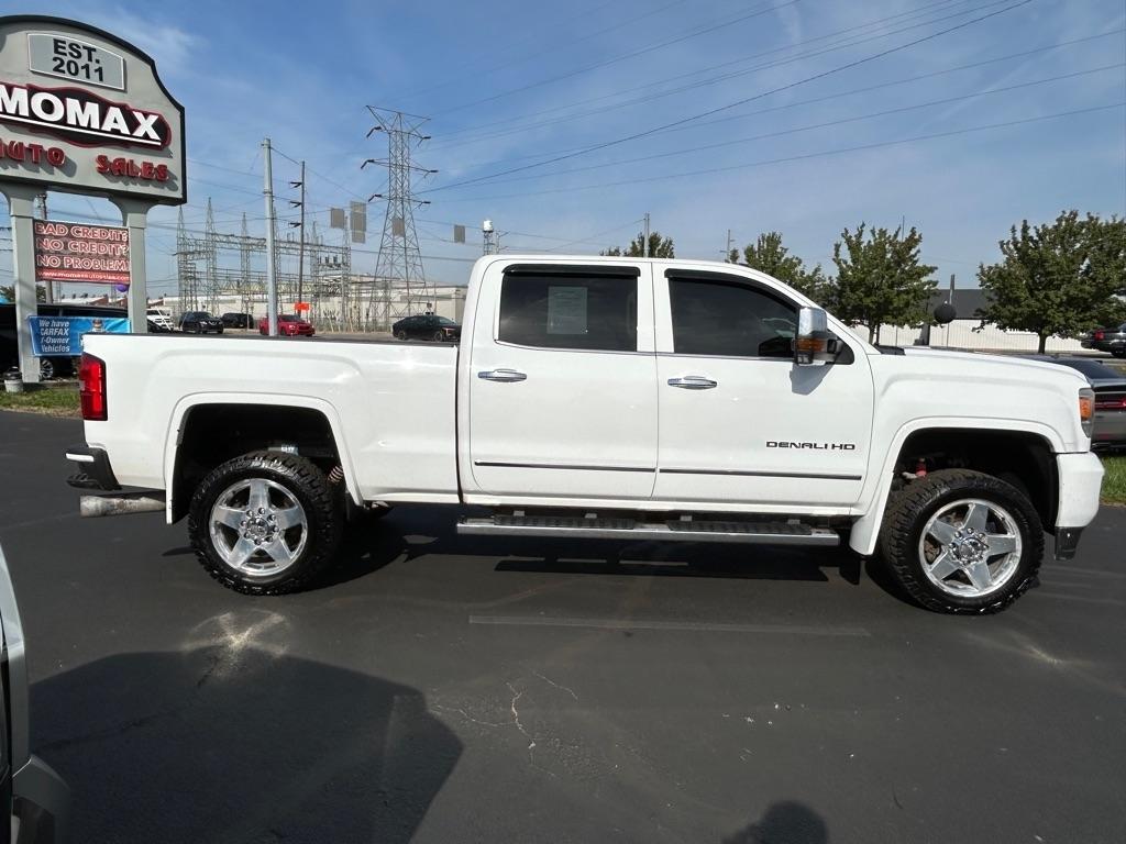 GMC Sierra 2500HD Denali Crew Cab 4WD 2015