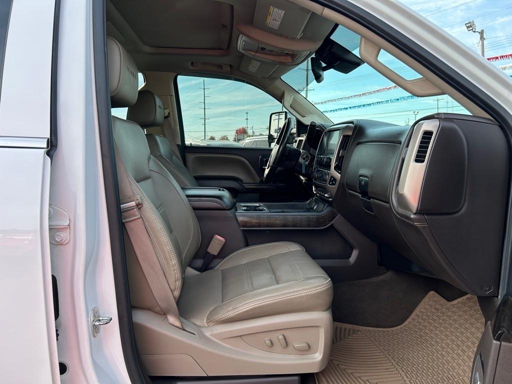 GMC Sierra 2500HD Denali Crew Cab 4WD 2015