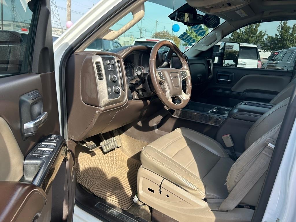 GMC Sierra 2500HD Denali Crew Cab 4WD 2015