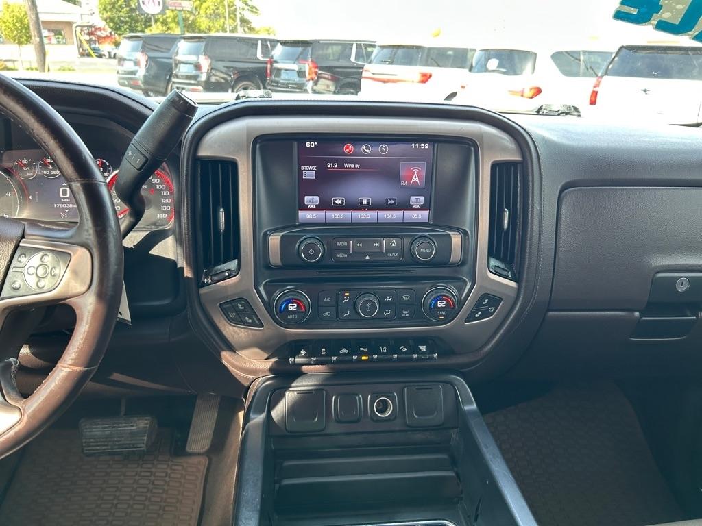 GMC Sierra 2500HD Denali Crew Cab 4WD 2015