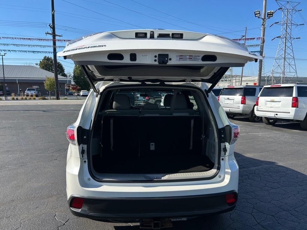 Toyota Highlander LE FWD V6 2016