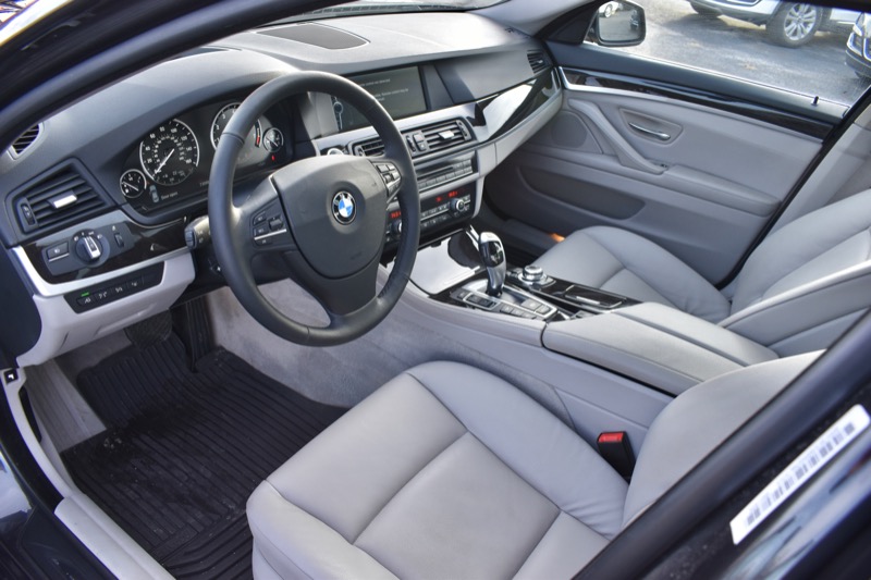 BMW 5-Series 535i xDrive 2012
