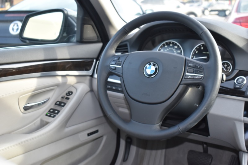 BMW 5-Series 535i xDrive 2012