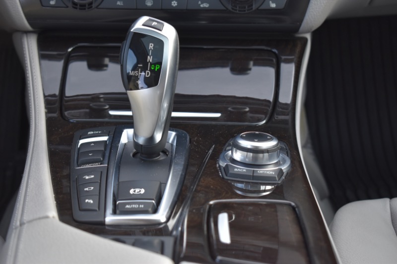 BMW 5-Series 535i xDrive 2012