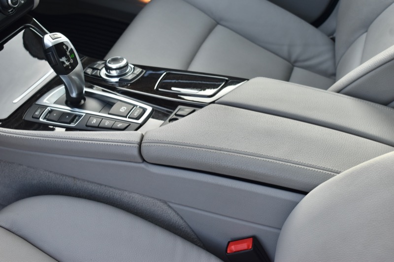 BMW 5-Series 535i xDrive 2012