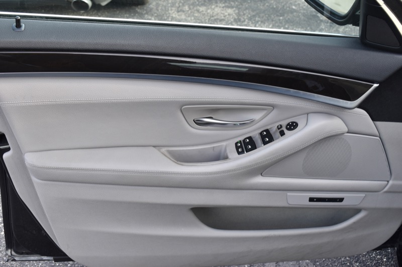 BMW 5-Series 535i xDrive 2012