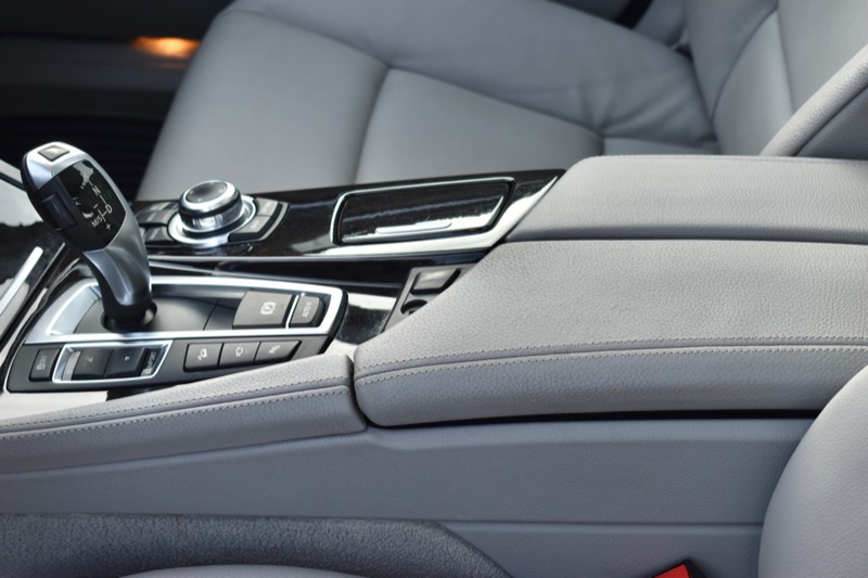 BMW 5-Series 535i xDrive 2012