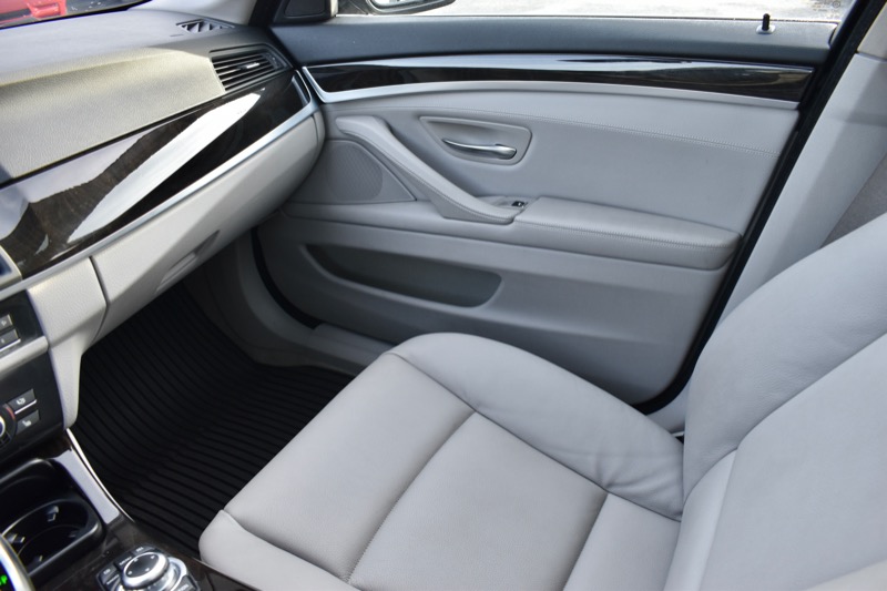 BMW 5-Series 535i xDrive 2012